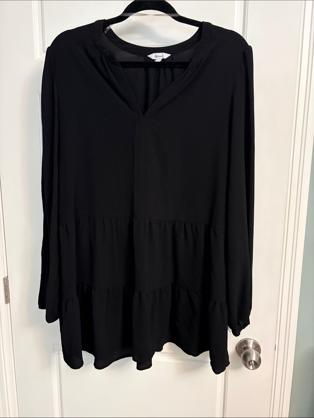 Reitmans Black Tiered V-Neck Tunic Top